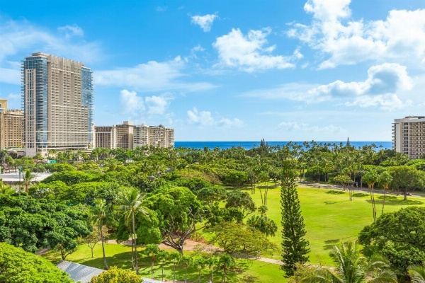 Luana Waikiki Hotel & Suites image 37